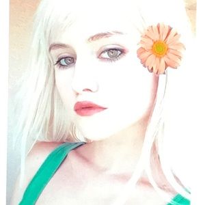 Meet your Posher, Candace